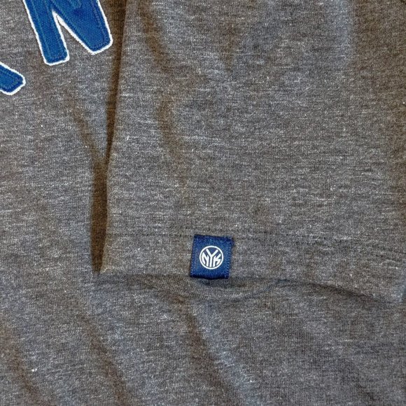 Classic Women's Official Knicks V-Neck T-shirt with Patch Lettering, Size Small - Picture 5 of 6